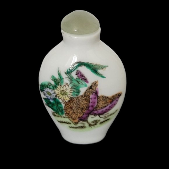 Hand Painted Chinese Snuff Bottle With Spoon Jade Top Floral Bird Motif 2 1/2" - Picture 2 of 11